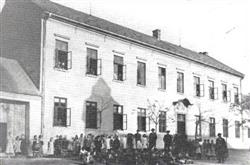 Otrokovická škola