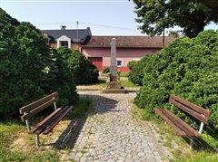 Revitalizace prostoru pomníku pod kostelem - 4